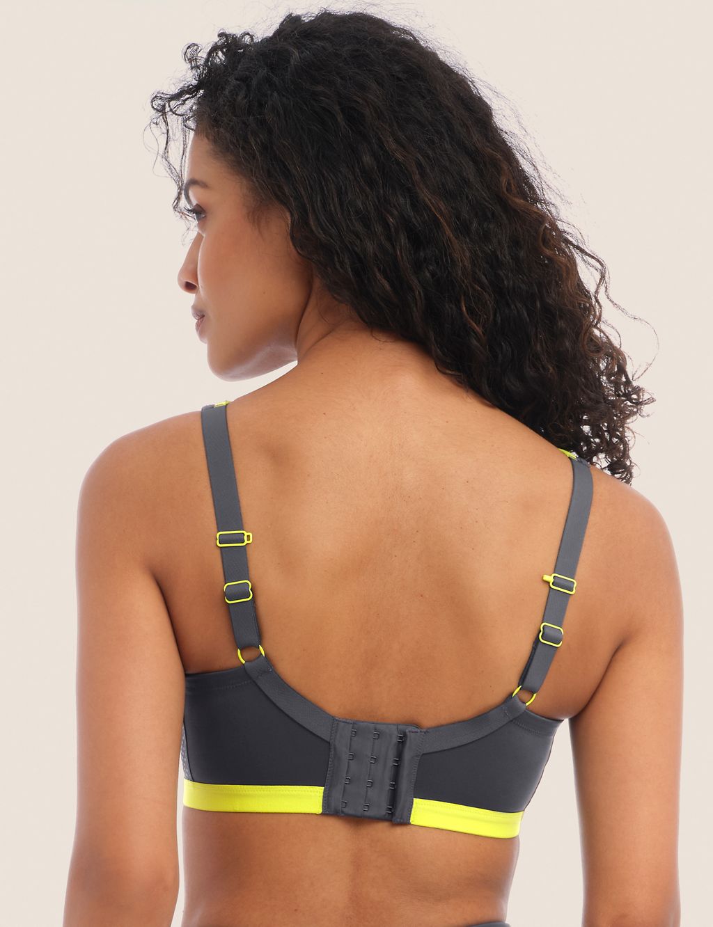 Dynamic Non Wired Sports Bra D-J 2 of 5