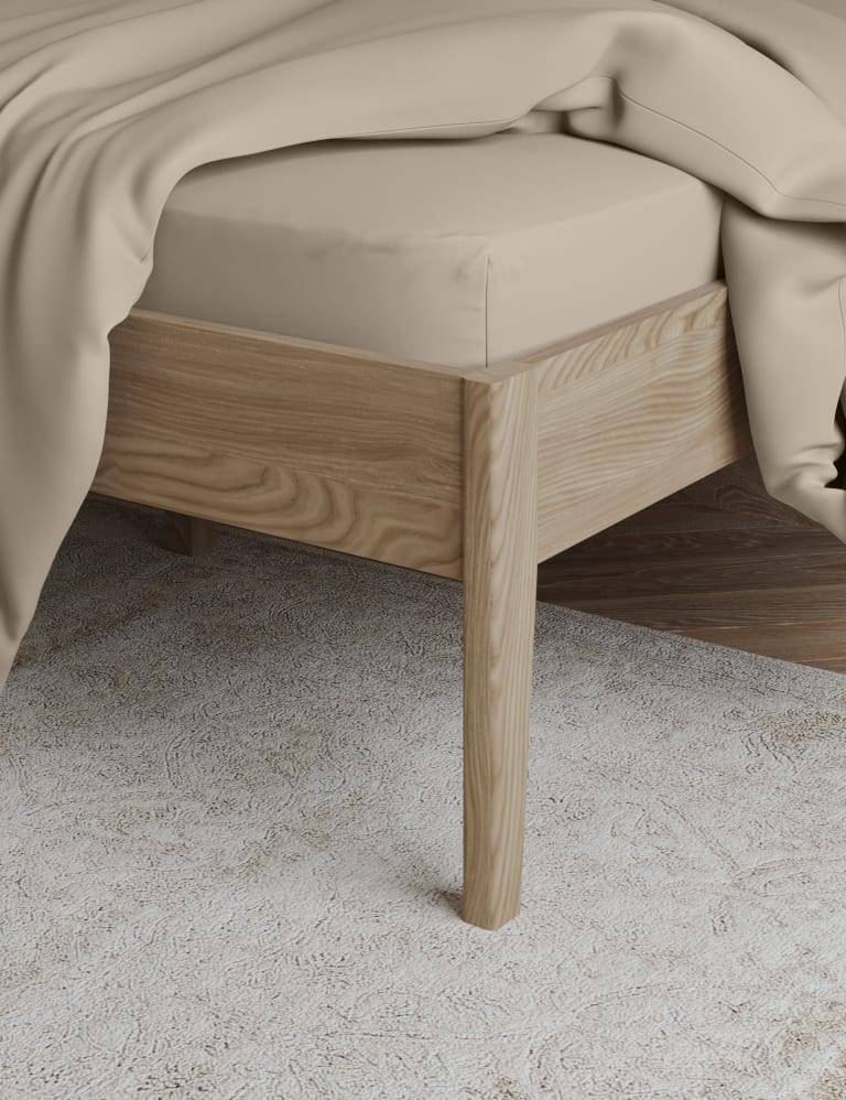 Egyptian Cotton 230 Thread Count Fitted Sheet 1 of 5