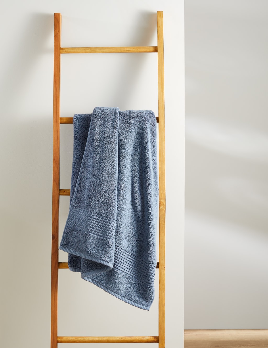 Egyptian Cotton Heavyweight Towel 4 of 6