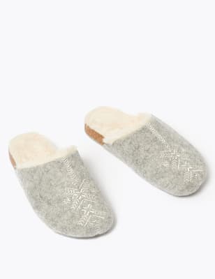 clog slippers