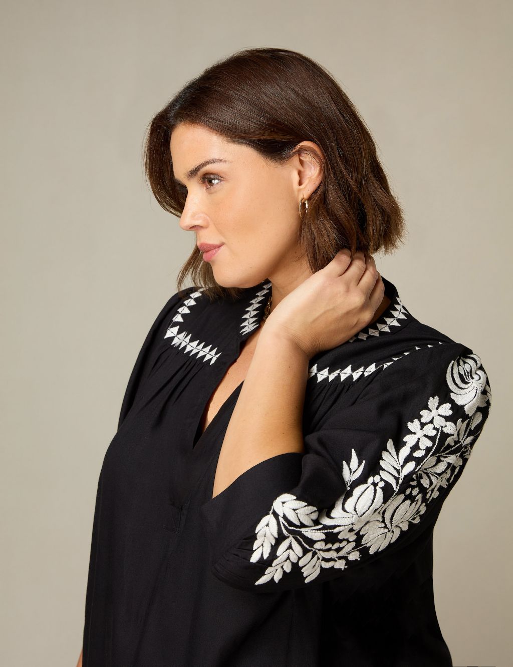 Embroidered Relaxed Blouse 7 of 7