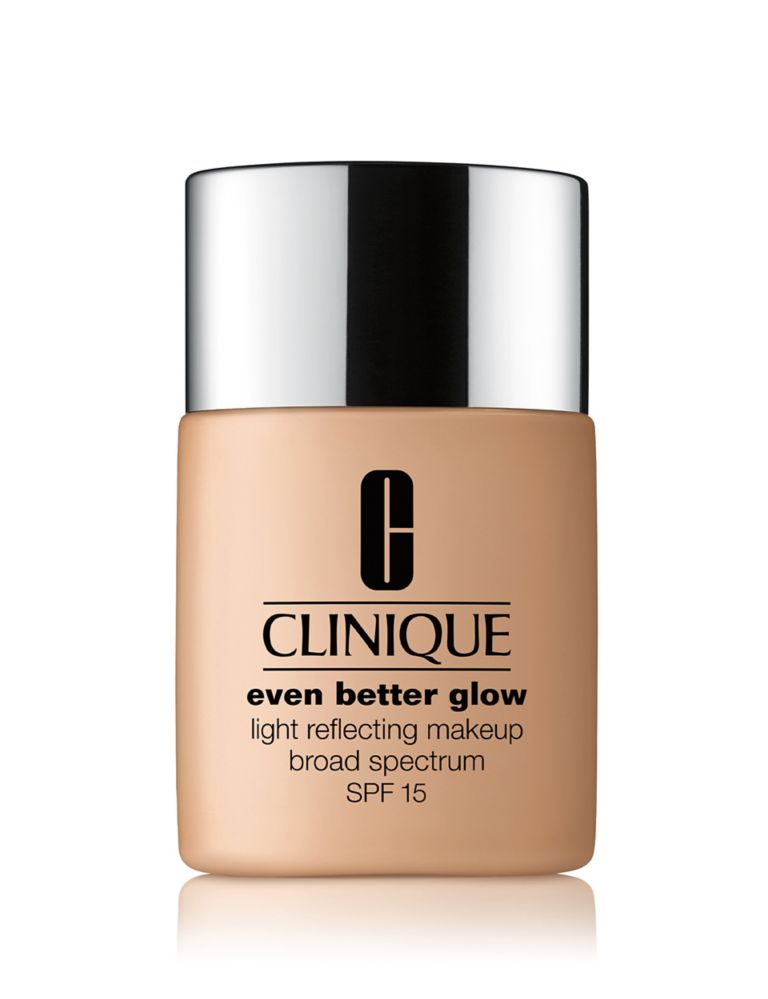 Even Better Glow™ Light Reflecting Makeup SPF 15 30ml 1 of 5