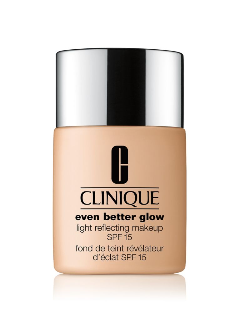 Even Better Glow™ Light Reflecting Makeup SPF 15 30ml 1 of 5