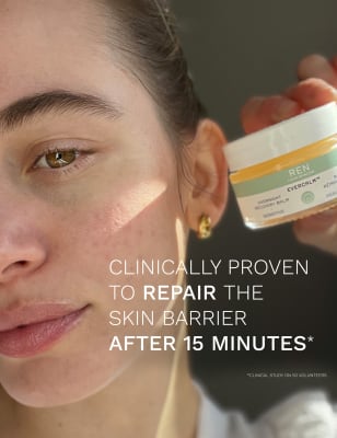 Evercalm™ Overnight Recovery Balm 30ml Image 2 of 5