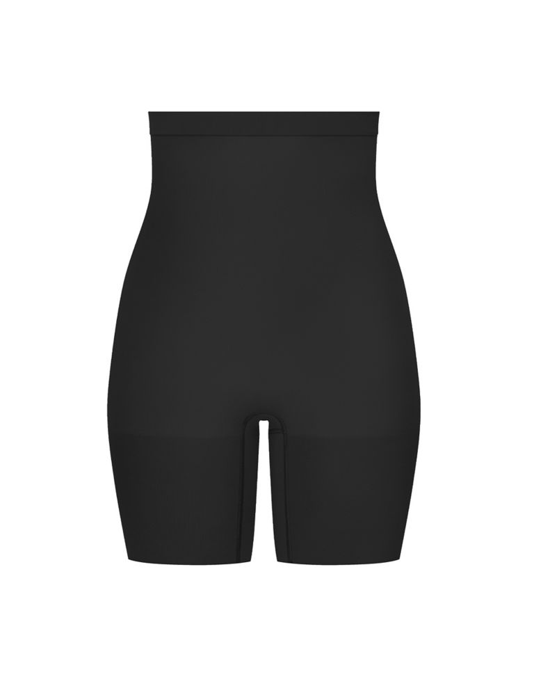 Everyday Seamless Shaping Medium Control High-Waisted Shorts 2 of 4