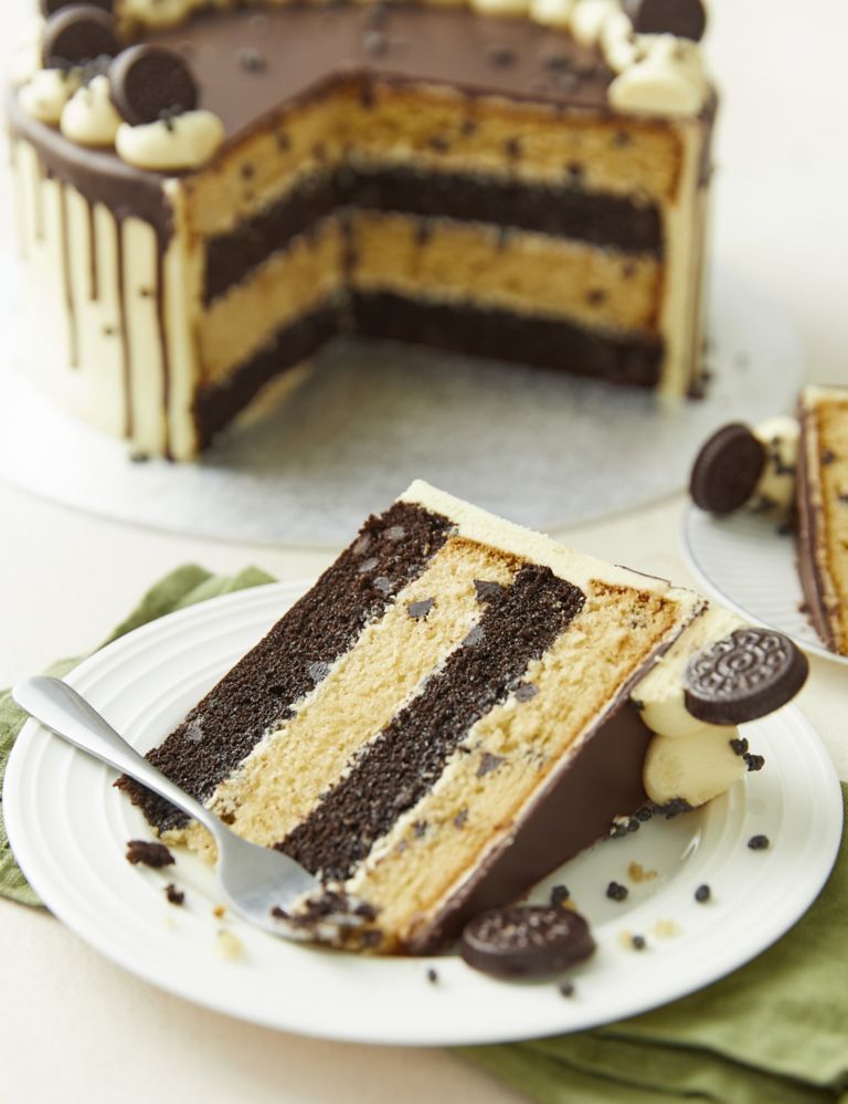Extra Large Cookies & Cream Cake (Serves 32) 3 of 5