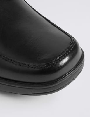 best shoes for artificial turf