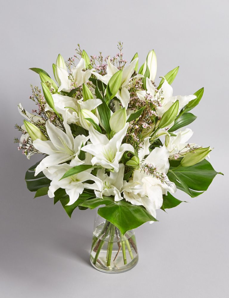 Fairtrade® Lily Bouquet 1 of 7