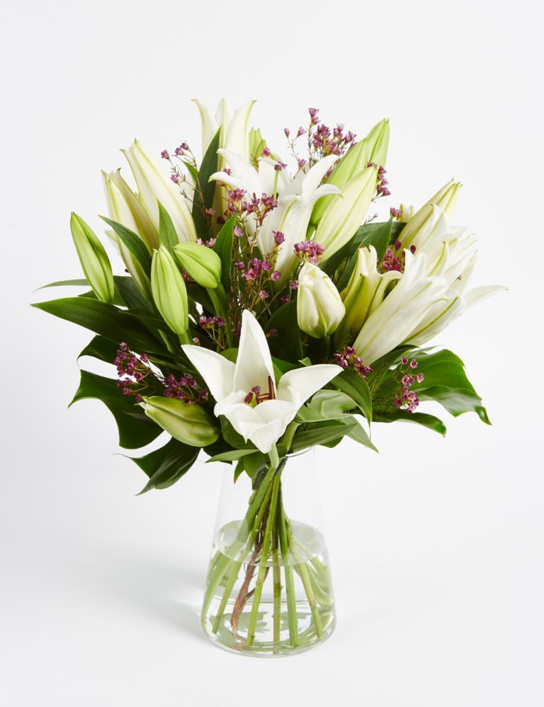 Fairtrade® Lily Bouquet 7 of 7