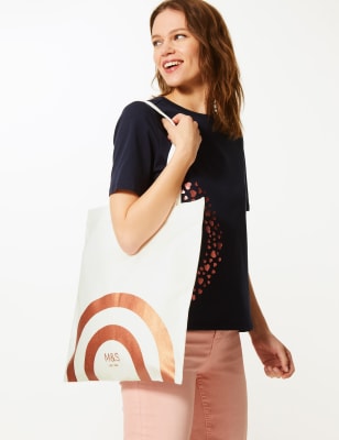 Target canvas outlet tote