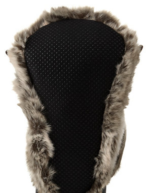 Faux Fur Claw Slippers Image 2 of 4