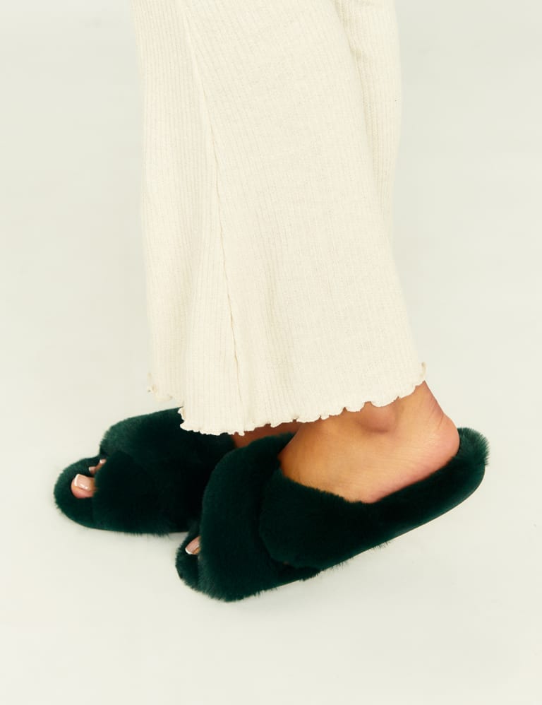 Furry best sale slider slippers