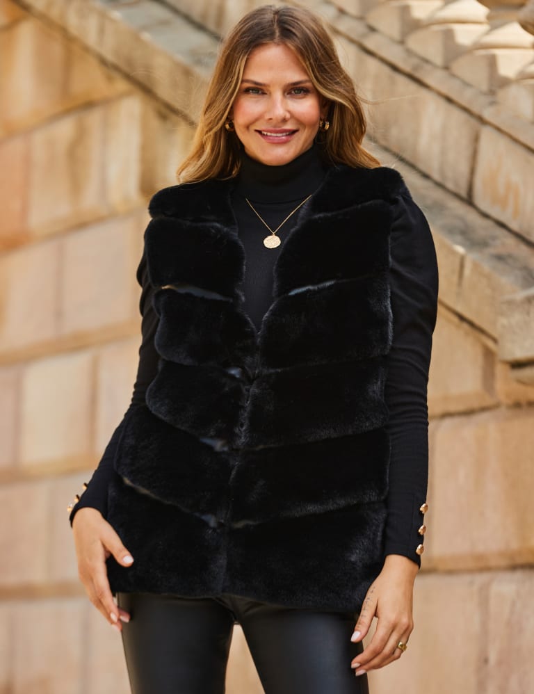 Fur outlet gilet womens