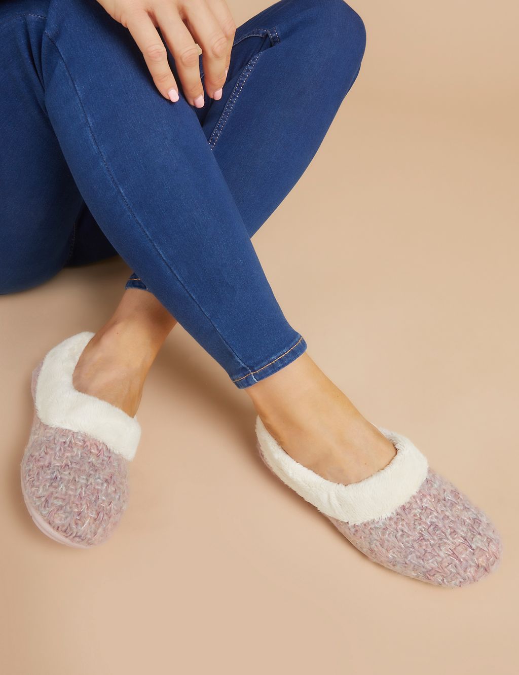 Faux Fur Lined Round Toe Slippers 2 of 6