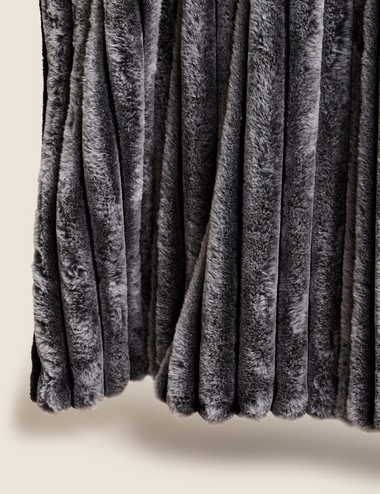M&s grey hotsell throw