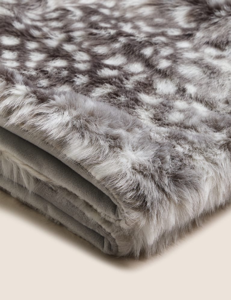 Snow leopard 2025 faux fur