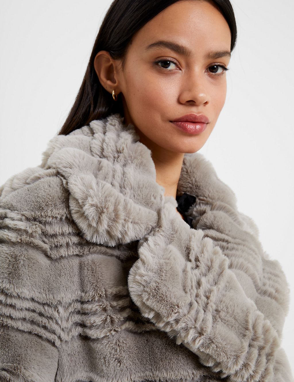 Faux Fur Textured Collared Short Coat 4 of 4