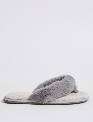 fur thong slippers