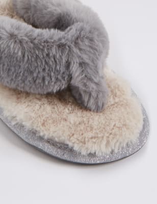 thong fur slippers