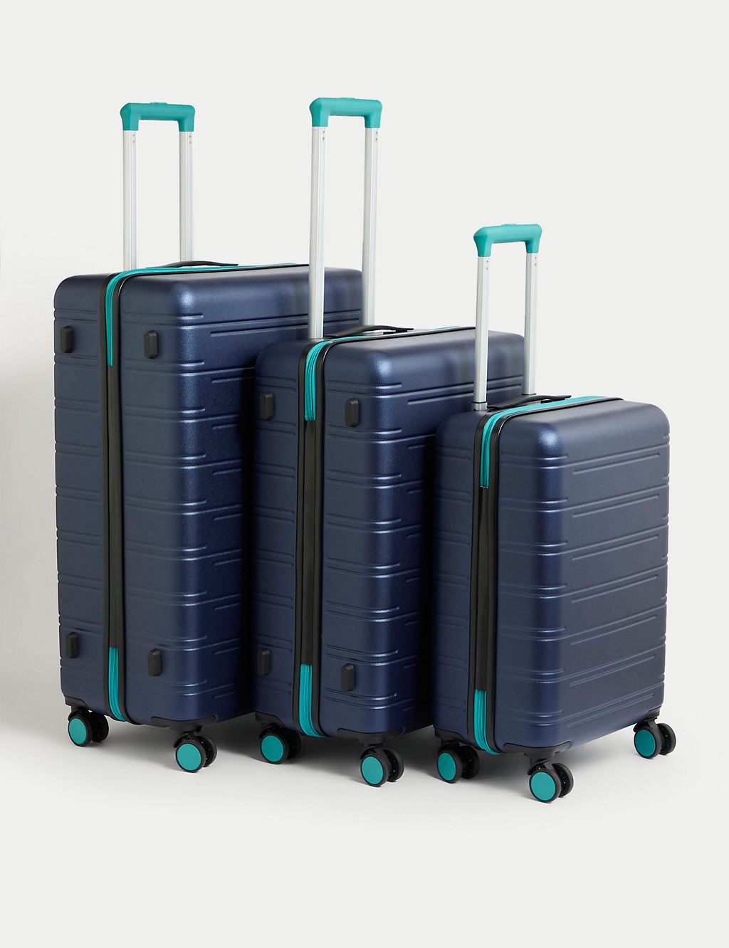 Fiji 4 Wheel Hard Shell Medium Suitcase 8 of 9