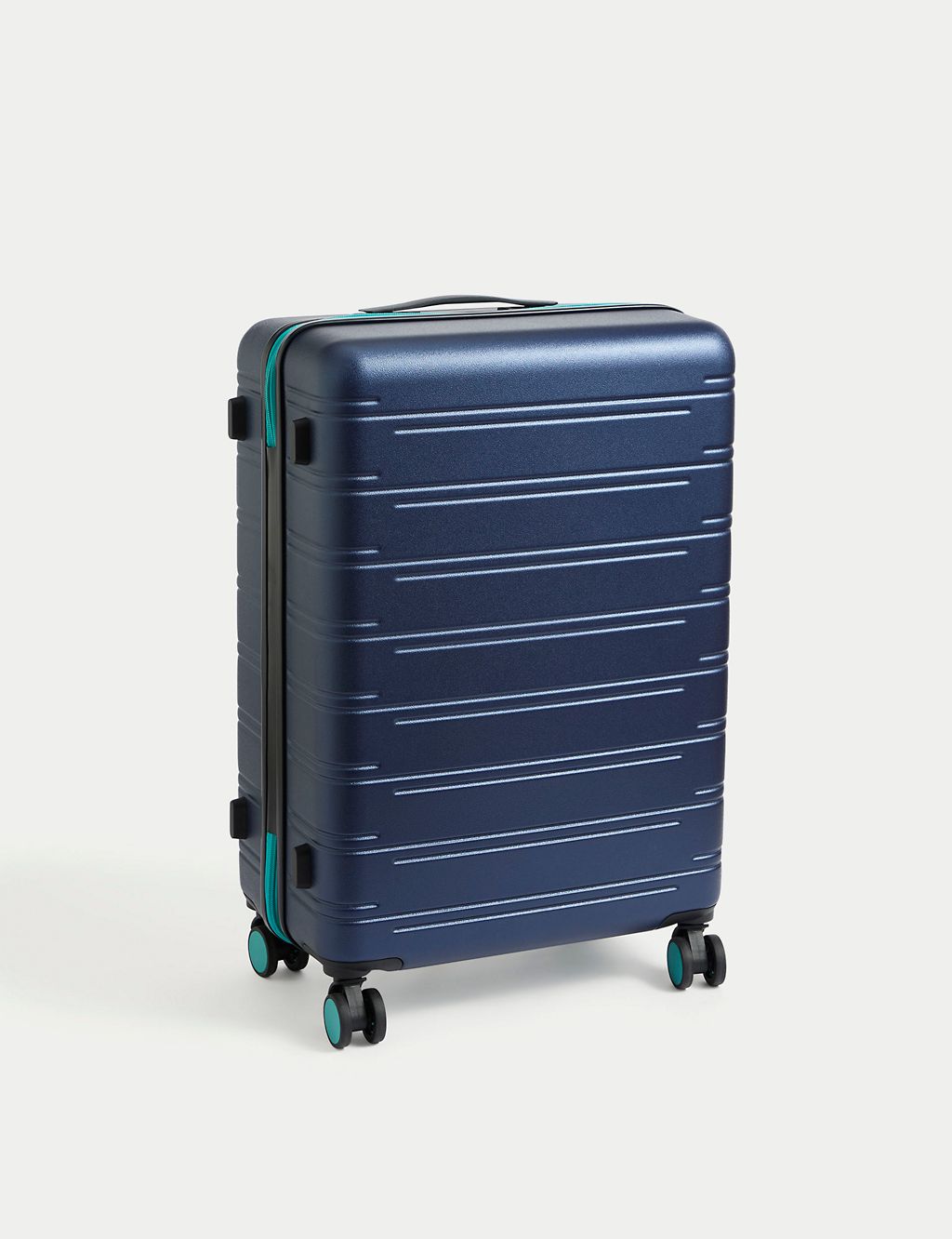 Fiji 4 Wheel Hard Shell Medium Suitcase 3 of 9