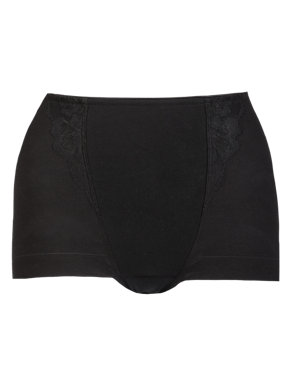Firm Control No VPL Embroidered Low Leg Knickers Image 2 of 4