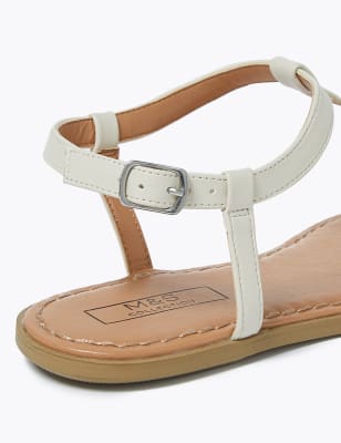 T bar hot sale sandals flat