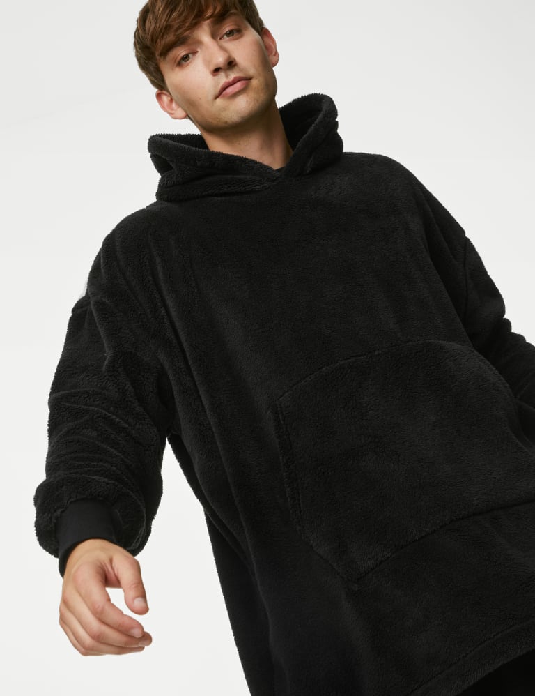 https://asset1.cxnmarksandspencer.com/is/image/mands/Fleece-Supersoft-Oversized-Hoodie/SD_03_T07_3434_Y0_X_EC_2?%24PDP_IMAGEGRID%24=&wid=768&qlt=80