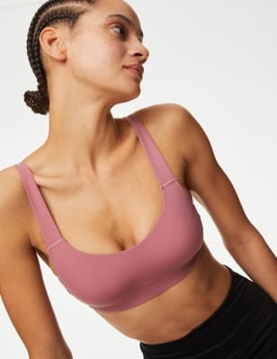 VICTORIA'S SECRET SPORT So Strappy Sport Bra in BLACK, Women's Fashion,  Activewear on Carousell