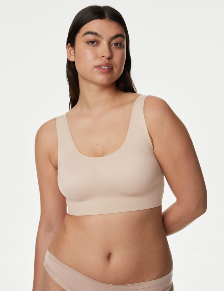 Flexifit™ Non Wired Crop Top 1 of 6