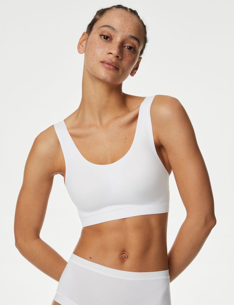 Flexifit™ Non Wired Crop Top 1 of 8