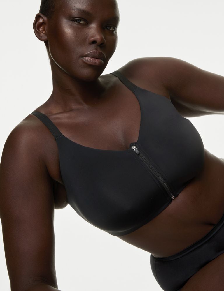 https://asset1.cxnmarksandspencer.com/is/image/mands/Flexifit--Non-Wired-Full-Cup-Bra-A-E/SD_02_T33_7154_Y0_X_EC_0?%24PDP_IMAGEGRID%24=&wid=768&qlt=80