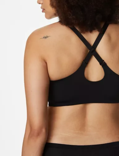 Flexifit™ Non Wired Full Cup Bra A-E 3 of 8