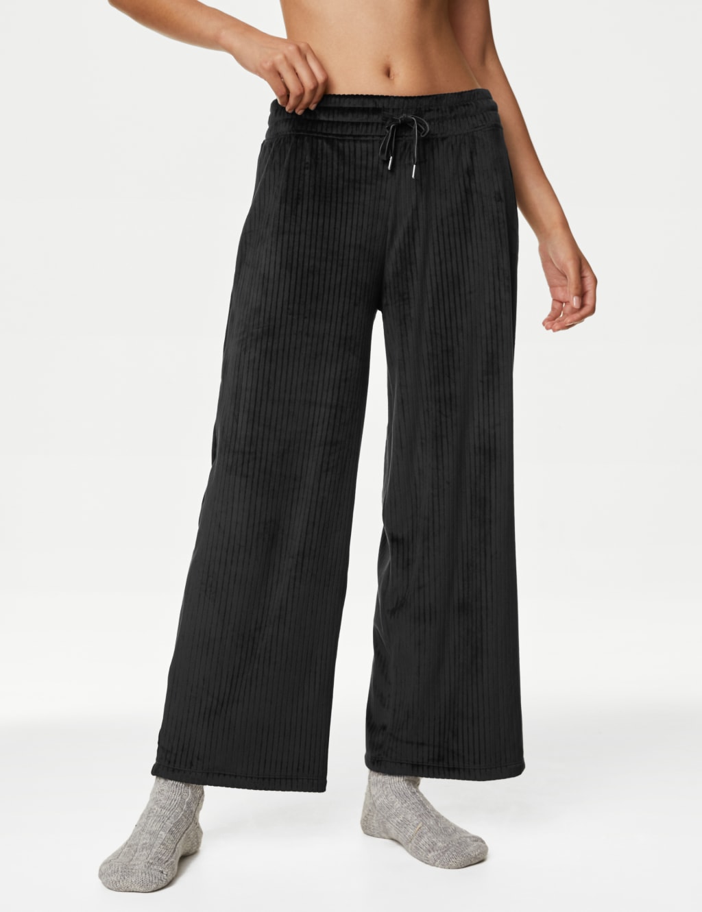 Black best sale velour bottoms