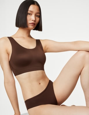 Marks and Spencer - Ultimate comfort for sleep-in or active days ahead.  Find the Flexifit™ non-wired crop top set at M&S. ​​ #MarksandSpencerCyprus  #Summer #anythingbutordinary #Lingerie