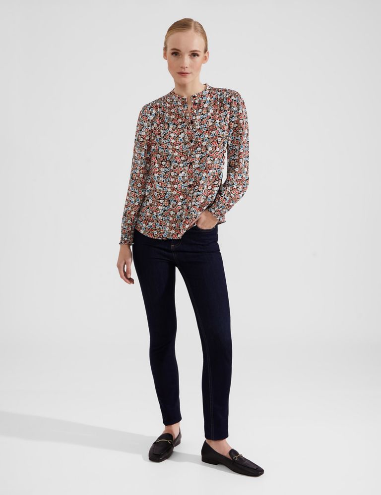 Floral Collared Round Neck Blouse 3 of 7