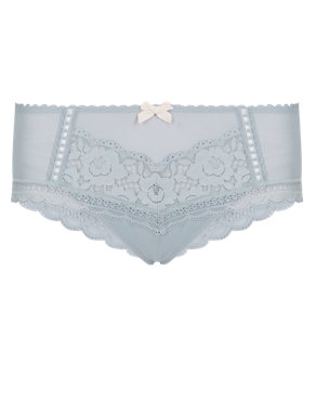 Floral Lace Low Rise Shorts Image 2 of 3