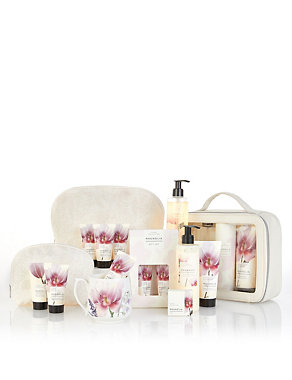 Floral Magnolia Gift Set Image 2 of 4