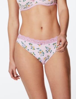 https://asset1.cxnmarksandspencer.com/is/image/mands/Floral-Print-High-Leg-Knickers-2/SD_02_T81_8775L_G4_X_EC_90?$PDP_IMAGEGRID_1_LG$