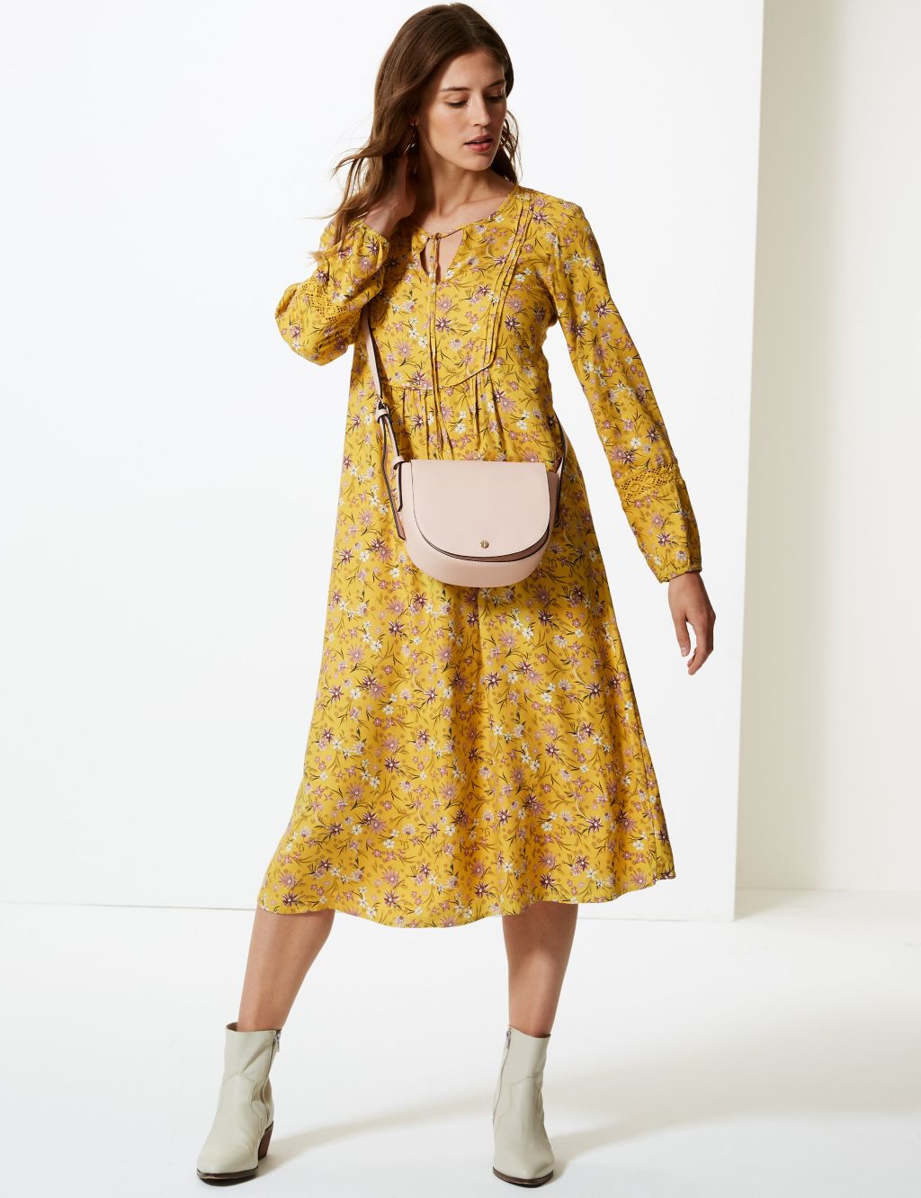 Floral Print Round Neck Relaxed Dress 3 of 4