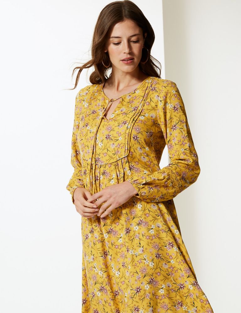 Floral Print Round Neck Relaxed Dress 3 of 4