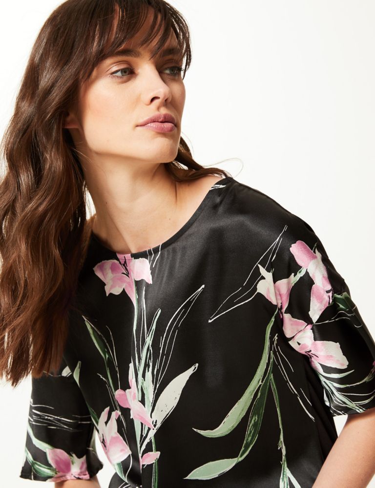 Floral Print Round Neck Relaxed Fit Blouse 3 of 4