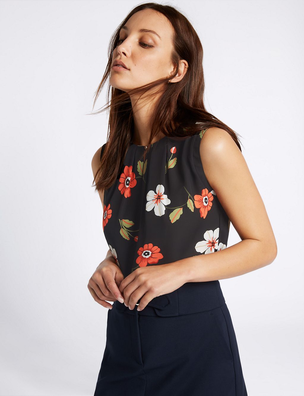 Floral Print Round Neck Shell Top 3 of 5