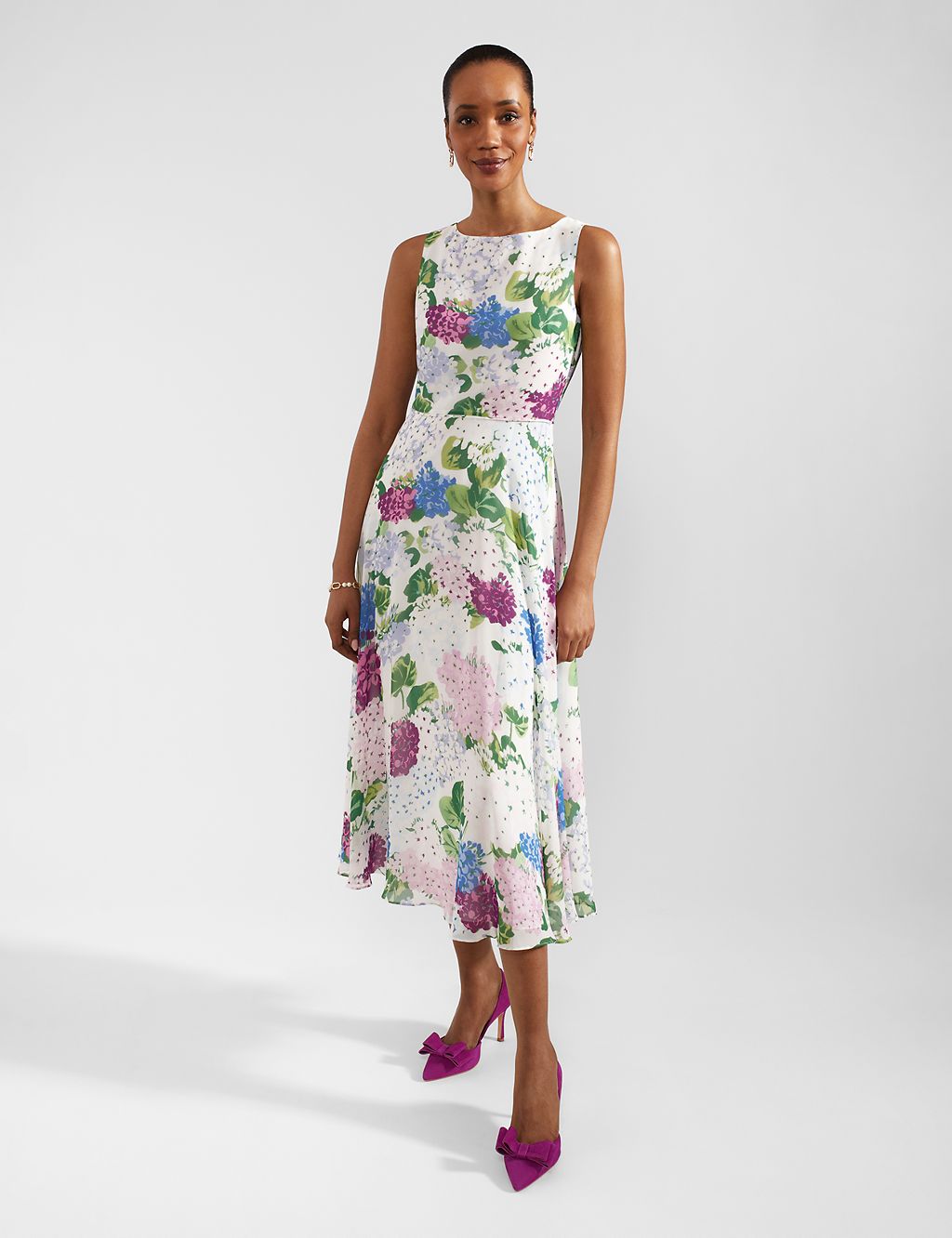 Floral Round Neck Midaxi Waisted Dress 3 of 8