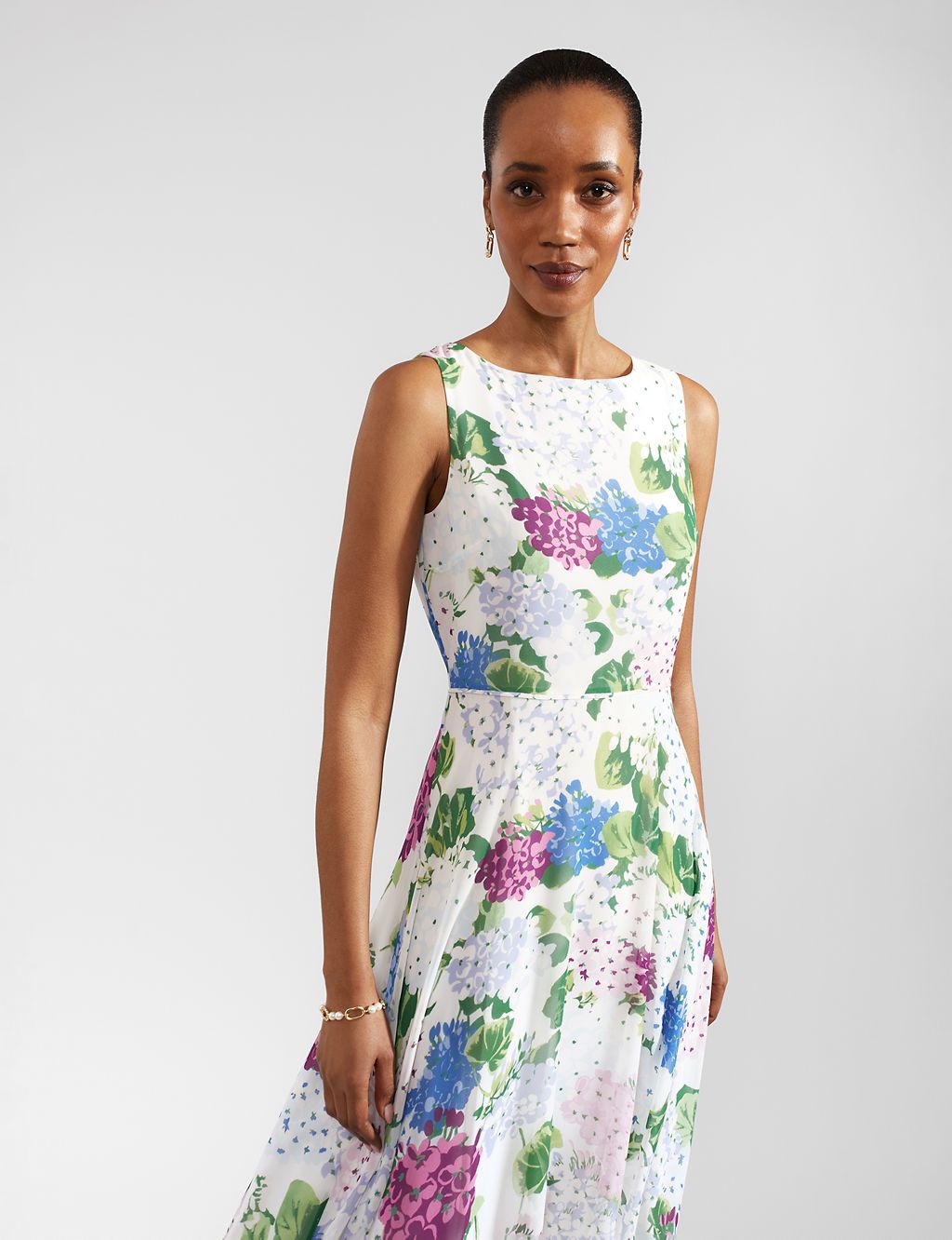 Floral Round Neck Midaxi Waisted Dress 7 of 8