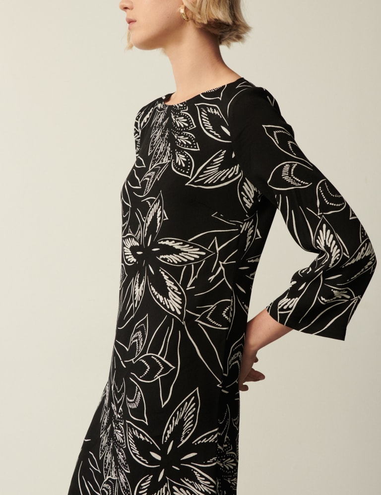 Round neck new arrivals printed shift dress