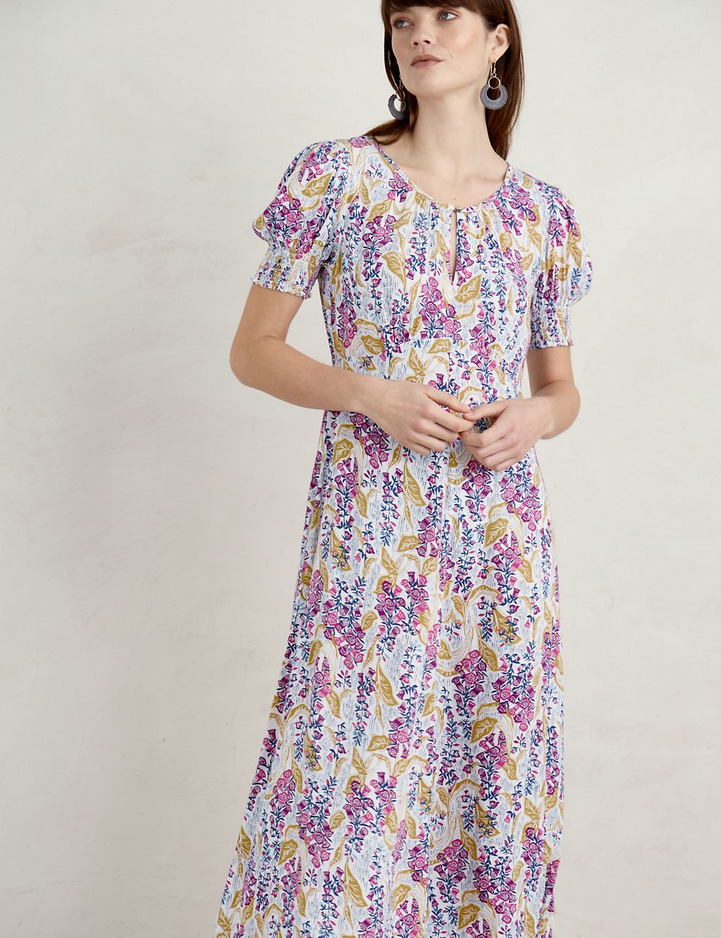 Floral Scoop Neck Midaxi Waisted Dress 2 of 5
