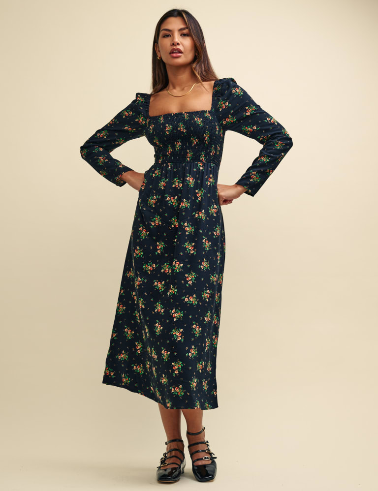Square neck discount midi dresses