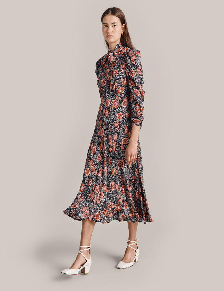Missguided high neck lace tea deals dress in floral in multi