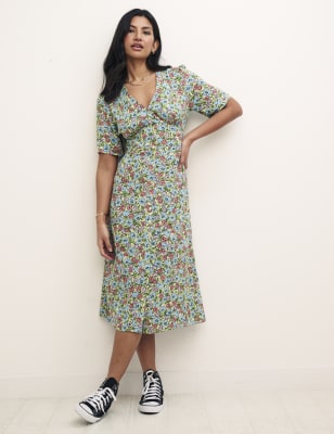 Floral V-Neck Button Through Midi Tea Dress 2 of 4